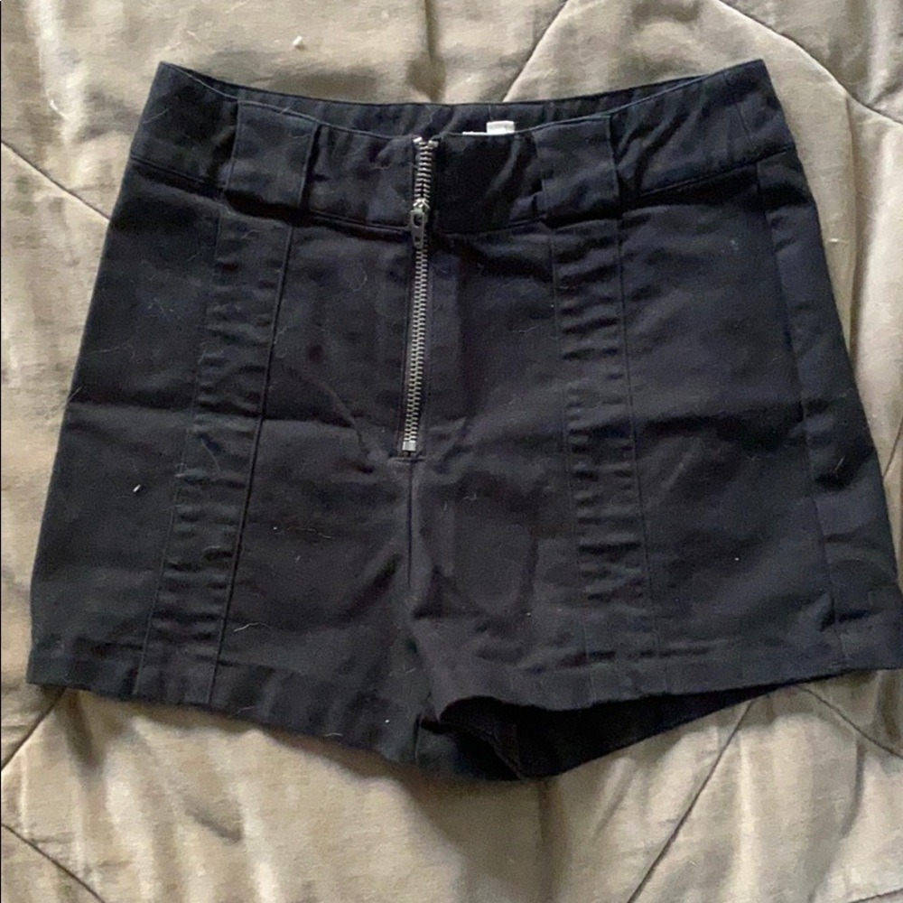 High-waisted Black Shorts